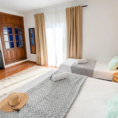 10 Luxe By Lirios Village Villa *