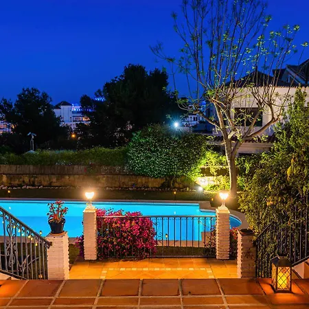 10 Luxe By Lirios Village Villa
